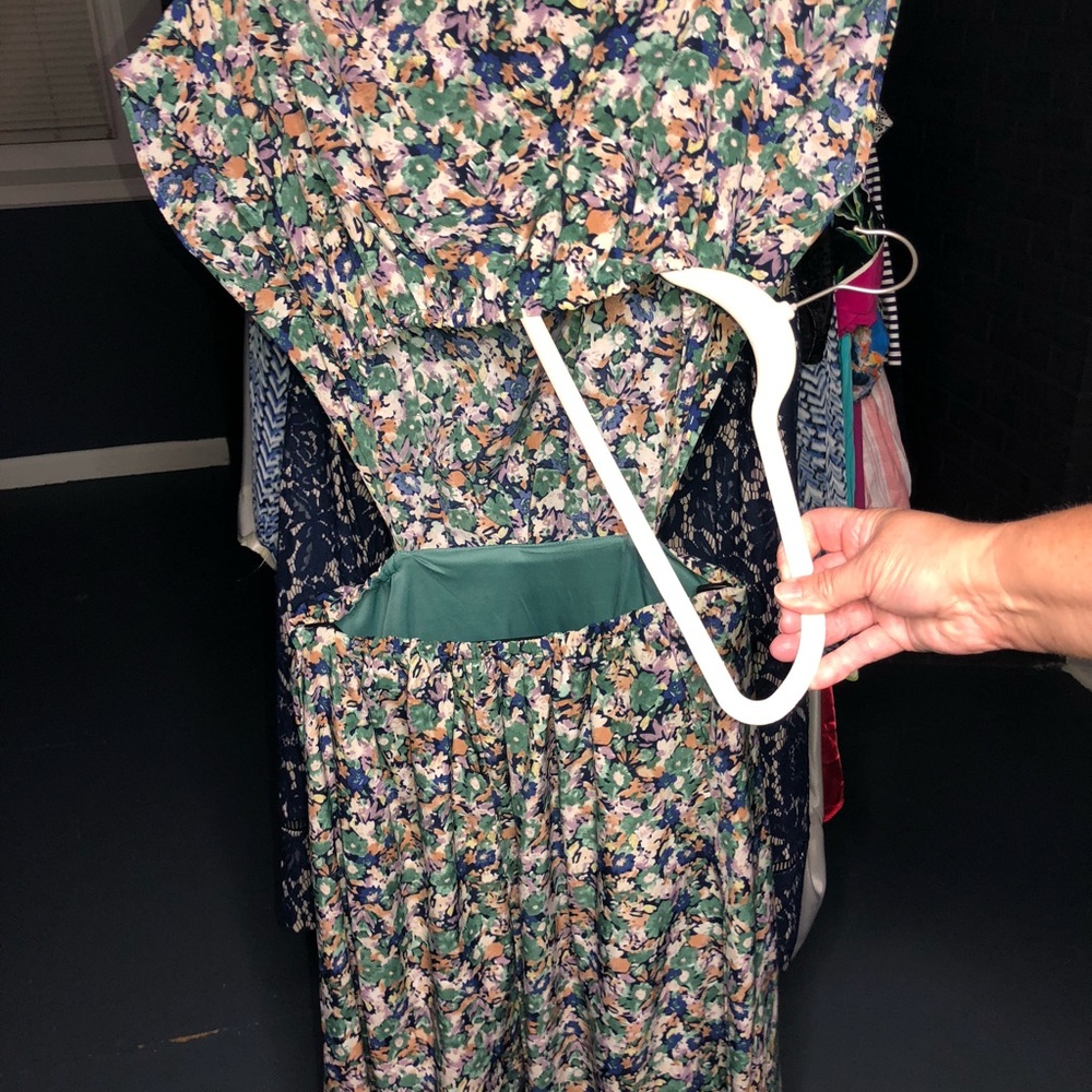 Entro Multicolor Floral Blouse - Picture 3 of 4